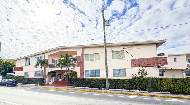 American Gardens Condo photo 3